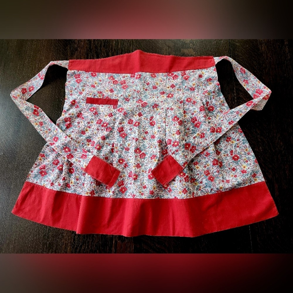 Vintage 1950's Red White Floral Apron EUC $25